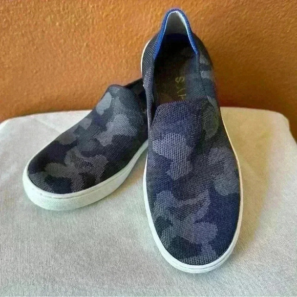 Rothy's " The Original Slip-On Sneaker" Gray Camo Women's Size 6.5 EUC! - Picture 4 of 14